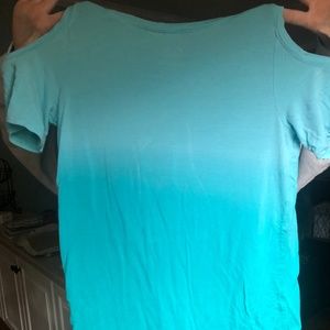 🌸3 for $15 Sale🌸 Aqua tee with slight ombre